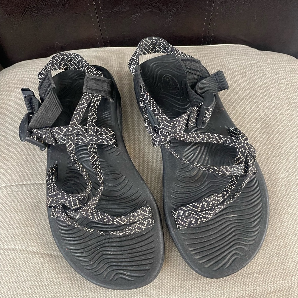 Size 7 women’s Chaco sandal